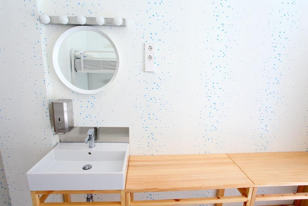 Loop Inn Hostel קרטחנה מראה חיצוני תמונה