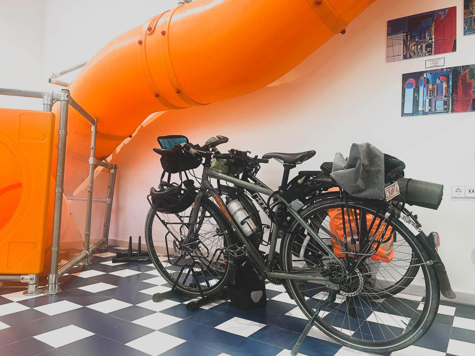 Loop Inn Hostel קרטחנה מראה חיצוני תמונה